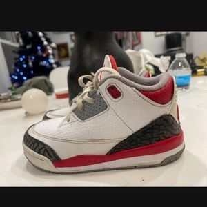 Jordan 3’s kid shoes size 10c